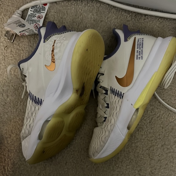 Purple and white Lebanon’s (newest) - Picture 2 of 3